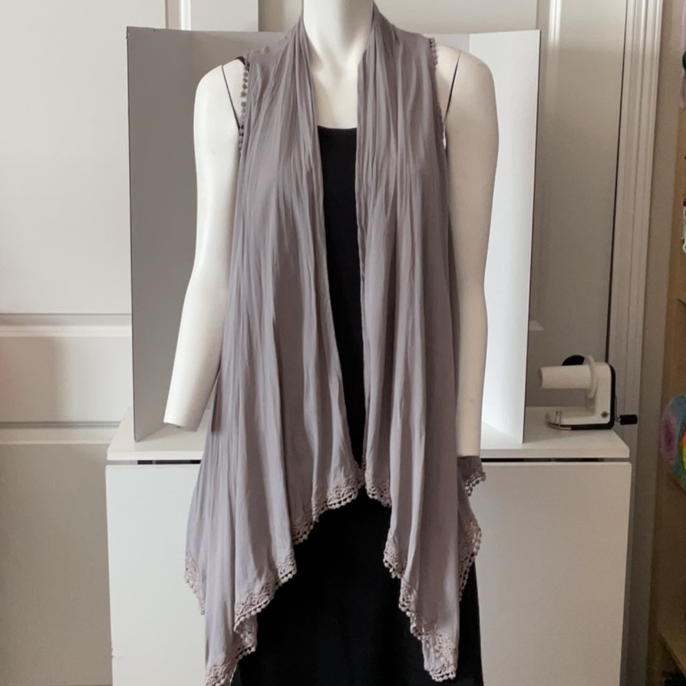 Knox Rose Gray Sleeveless Drape Cardigan